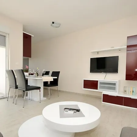 Theodor Apartment *