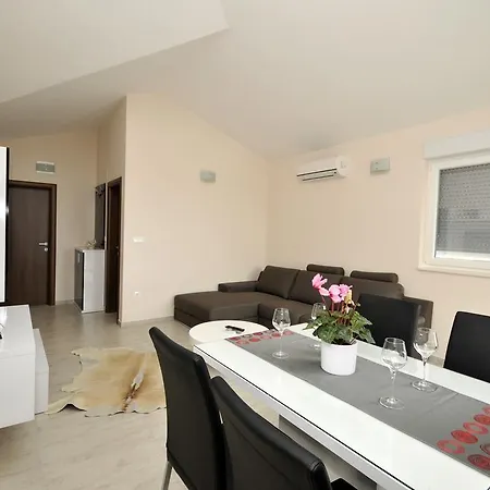 Theodor Apartment Okrug Gornji
