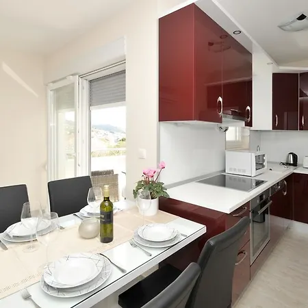 Theodor Apartment *