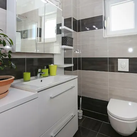 Theodor Apartment *