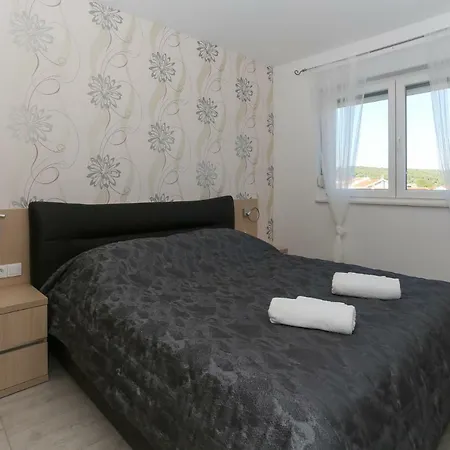 Theodor Apartment *