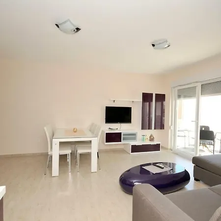 Theodor Apartment