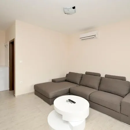Theodor Apartment